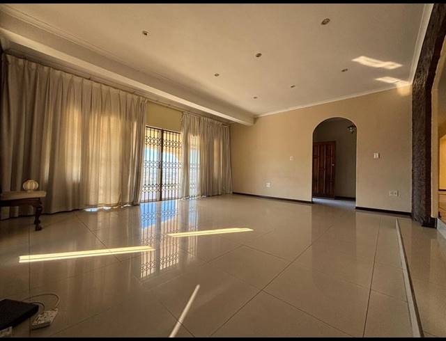 3 BEDROOM HOUSE FOR SALE IN RESERVOIR HILLS
